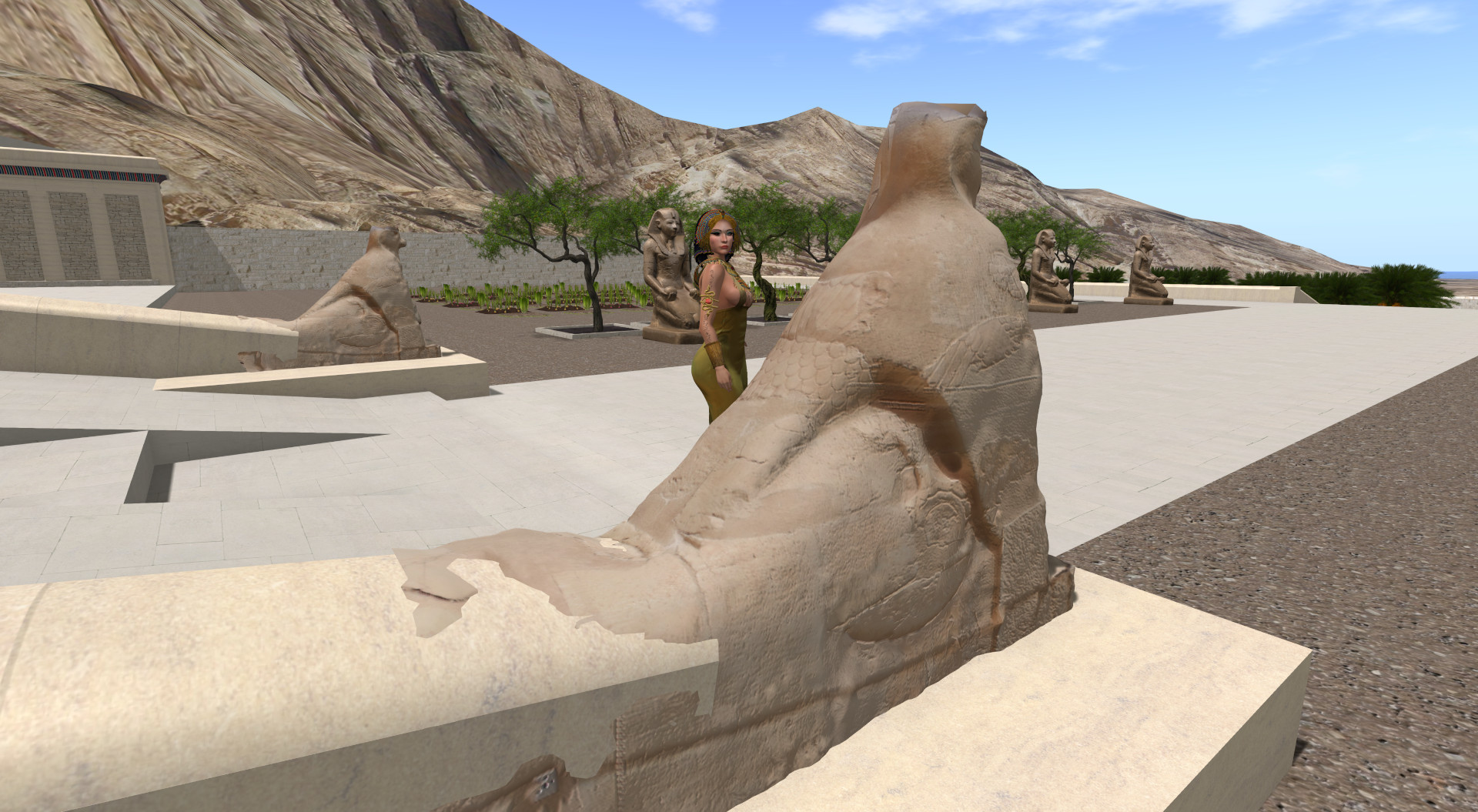 Horus falcon statue of the upper ramp in the Hatshepsut temple